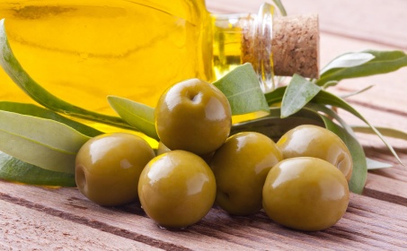 От чего помогает оливковое масло?