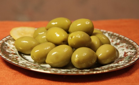 Чем удивляют консервированные оливки?