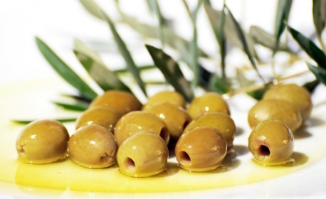 Оливковое масло: содержание витаминов и польза для здоровья